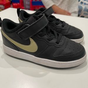 Nike boys low dunks